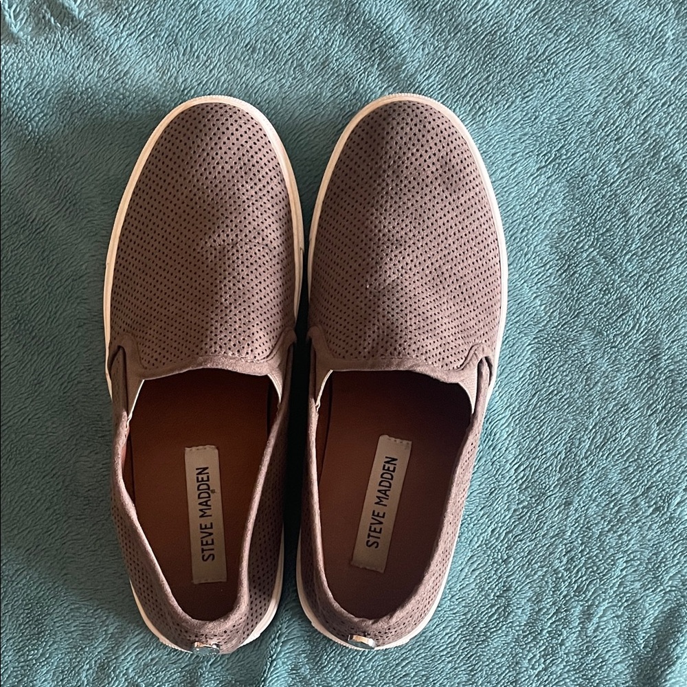 Steve Madden Men's Taupe Perforated Loafers